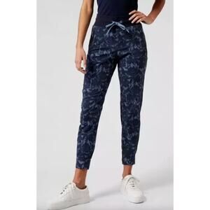 Athleta Trekkie North‎ Jogger Lightweight Ripstop Hiking Outdoors Navy Floral 2